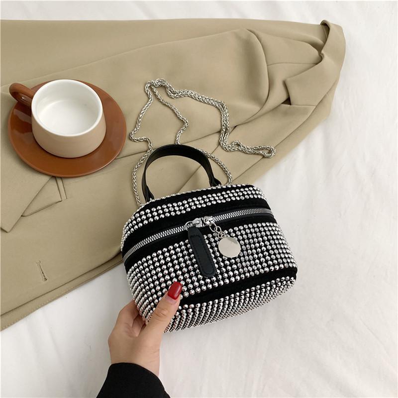 Chic Minimalist Handbag For Women Stylish Fall Bucket Bag With Chain Strap In Black Gray Silver