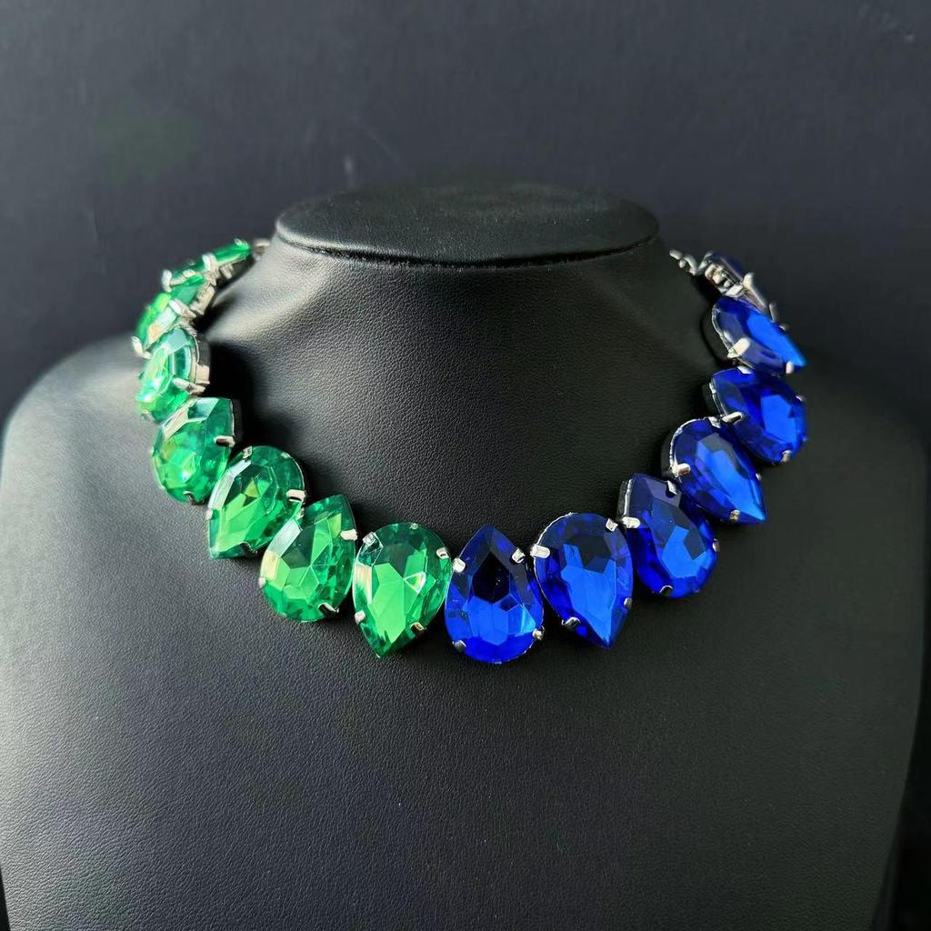 Luxurious European-American Rhinestone Choker Necklace