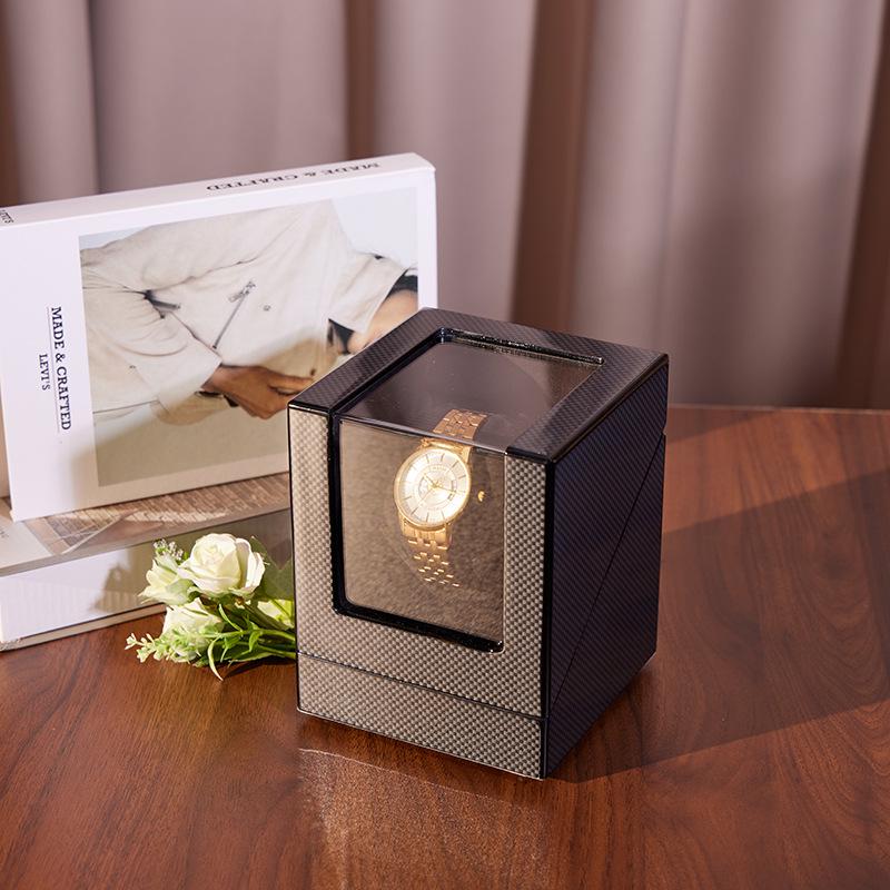 

Чёрный карбоновый виндер для одних часов - Автоматический электрический ротатор для механических часов.