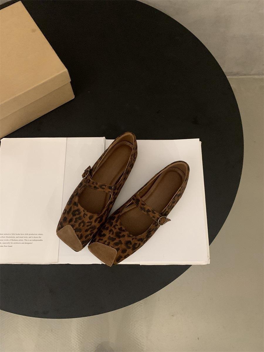 

Туфли Мэри Джейн в стиле ретро на плоской подошве, женская обувь, весна и осень 2024, новый нишевый дизайн, леопардовый принт, светлый рот, квадратный нос, одинарные туфли 40 цветной печати леопарда