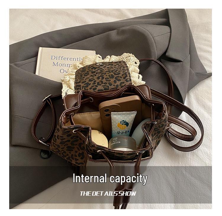 Korean Ruffle Lace Retro Leopard Print Girls' Kitten Backpack - Cute and Versatile Cartoon-Style Design