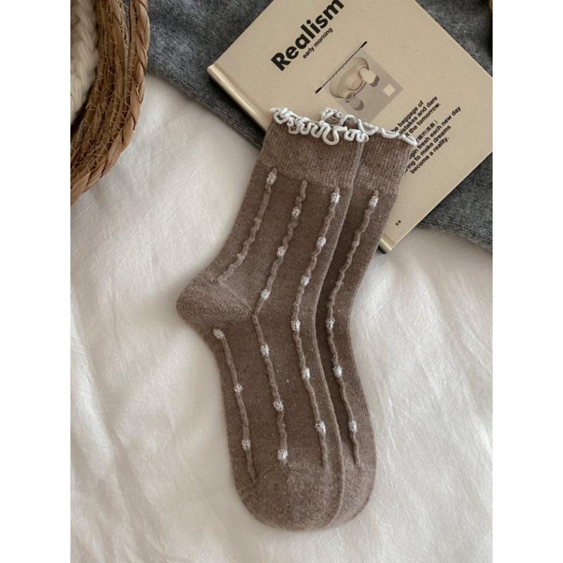 Ladies Autumn Winter Thickened Warm Relief Polka Dot Twist Wood Ear Lace Wool Boneless Medium Tube Pile Socks