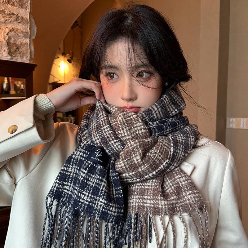 Plaid Scarf for Girls in Winter New Double Sided Korean Style High End Thickening with Coat Retro Scarf