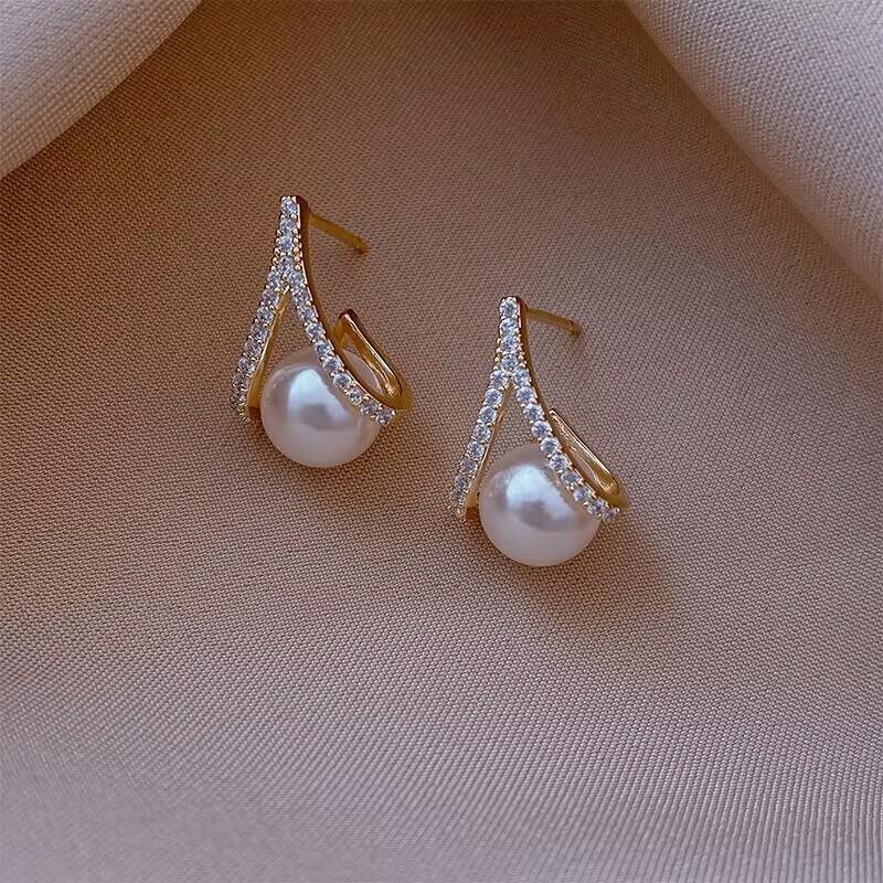 Modyle Korea New Fashion Gold Color Cross Crystal Drop Earrings for Women Elegant Cute Pearl Earrings Brincos