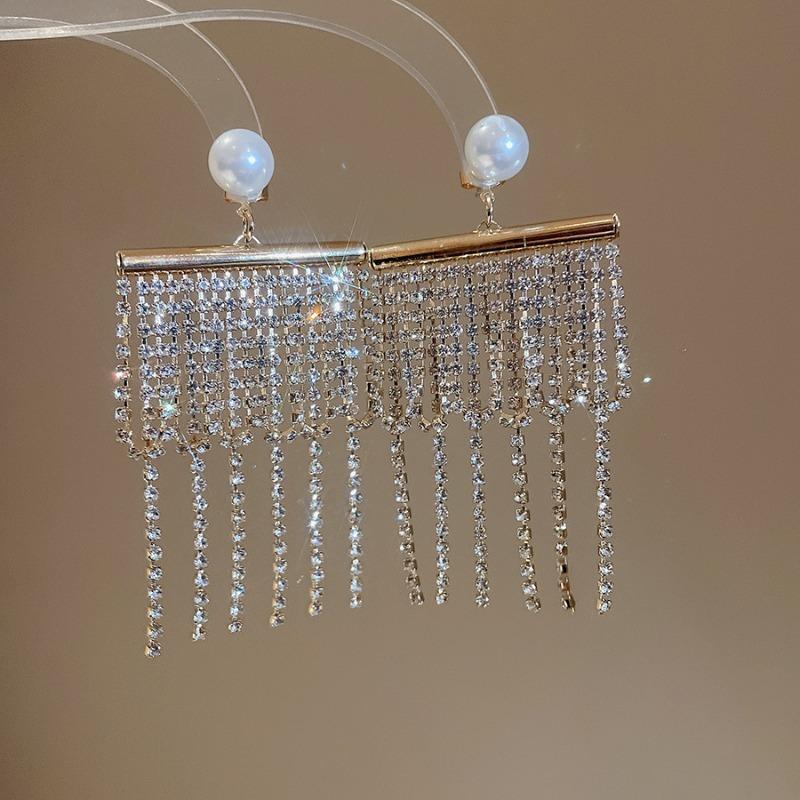 Silver Needle Diamond Round Pearl Tassel Earrings Exquisite Fashion Pendant Earrings Light Luxury Premium Earrings Women