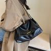 Fashion Flip Cover Soft Leather Totes Bags with Gold Chain Strap Messenger Bag Minimalist Metal Detail Spacious Shoulder Purse
