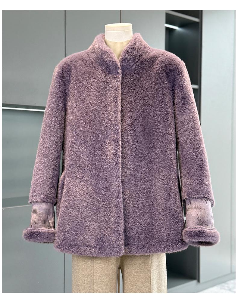 Reversible Fur & Leather Winter Coat for Middle-Aged and Elderly Women - Stylish Chinese-Style Mink Velvet Jacket
