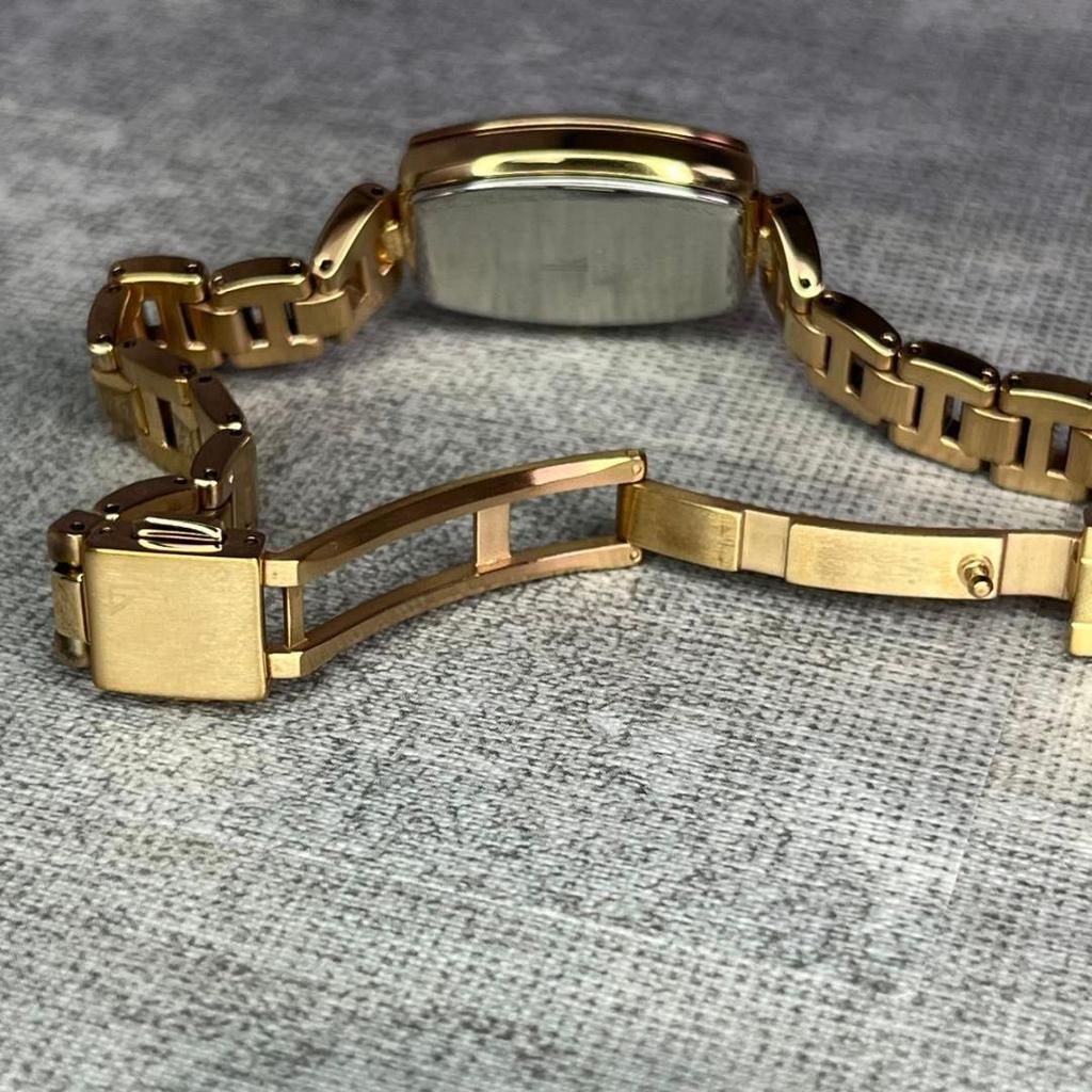 [USED] SEIKO Lucia SSVW128 Radio Solar Diamond Tonneau Shape Watch with Box