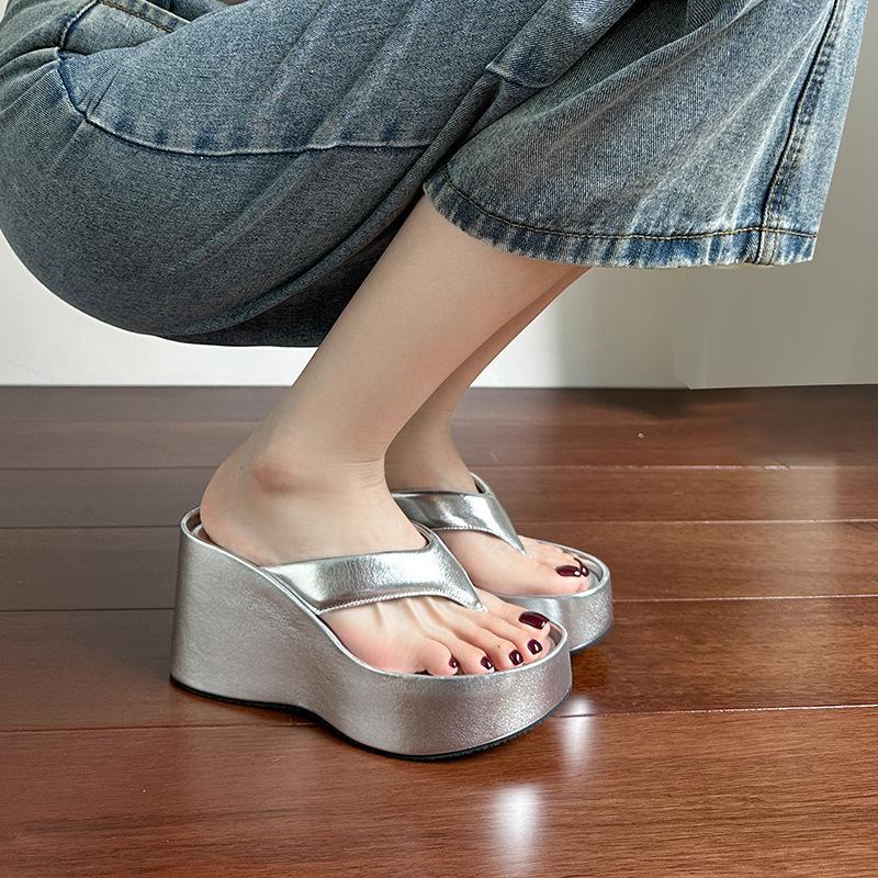 Small Height-increasing Thick-bottomed Flip-flops Female Summer Outer Wear Pinch Foot Muffin Slippers Slope Heel Sandals Female