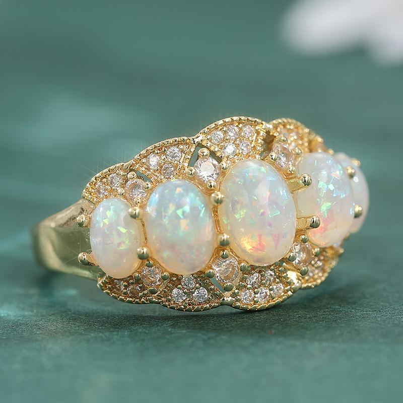 Elegant Luxury Fashion Women's Ring Simple Versatile Synthetic Oval Fire Opal Stone Engagement Band Rings Jewelry