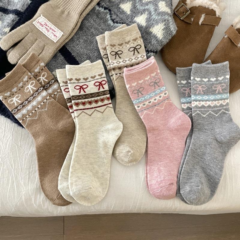 Female Autumn and Winter Warm and Thick Bow Match Color In The Tube Pile Socks