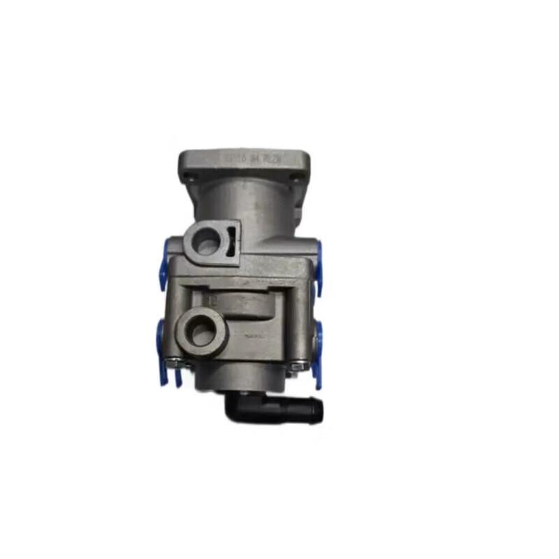 Mercedes-Benz Beiben 1926A Brake Master Cylinder 1