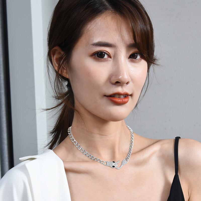 Modern Snake Minba Design Necklace Versatile Goldplated Jewelry For Stylish Commuters