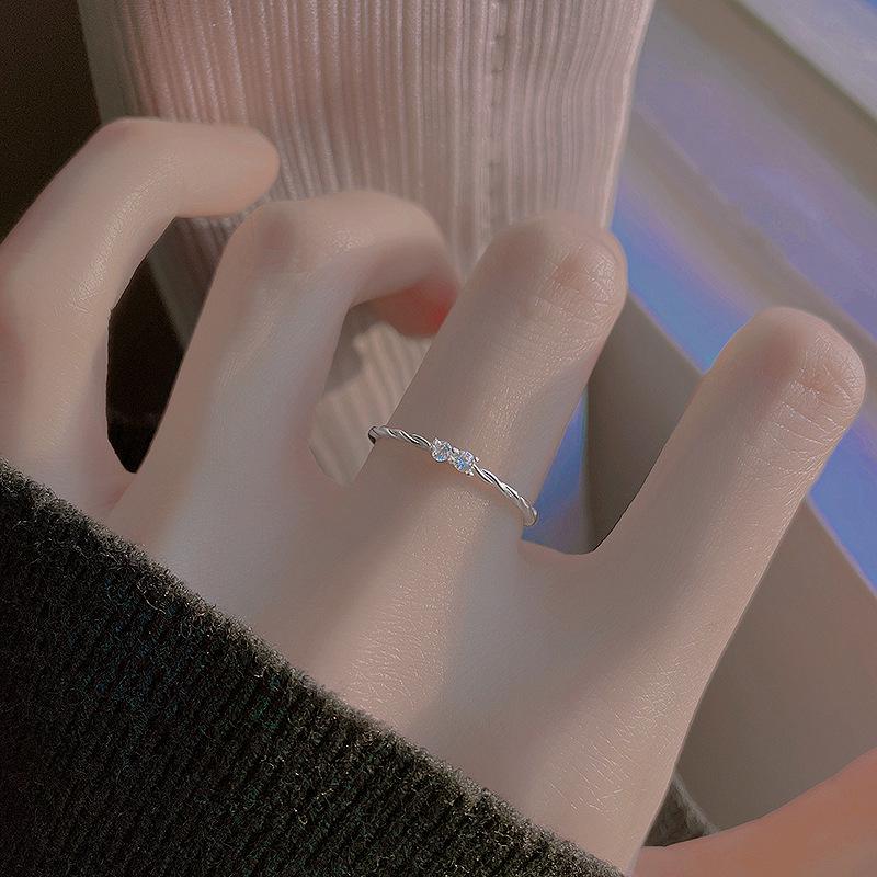 Women s Sparkling Diamond Twist Zirconia Ring - Light Luxury Niche Design, Open & Cool Summer Style