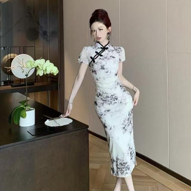 Retro Slim Fit Qipao: Noble Print, Slit, Mid-Length Pleated Dress