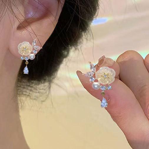 Серьги-сердечки из циркония белый