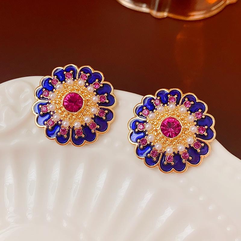 Silver Needle Vintage Geometric Court Style Light Luxury Retro Stud Earrings for Women