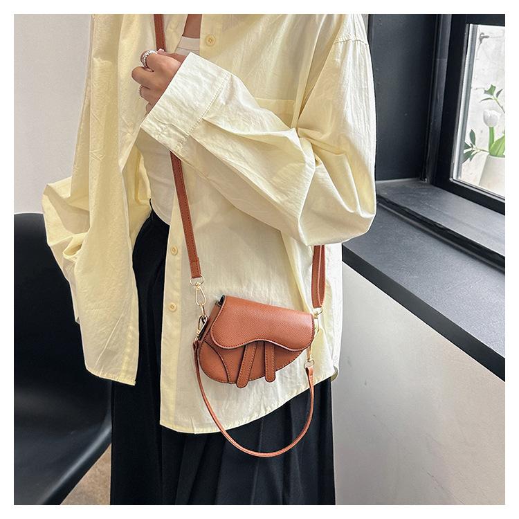 Torba siodłowa Minimalistyczna na ramię Crossbody Modna Damska Torebka ze sztucznej skóry CLE