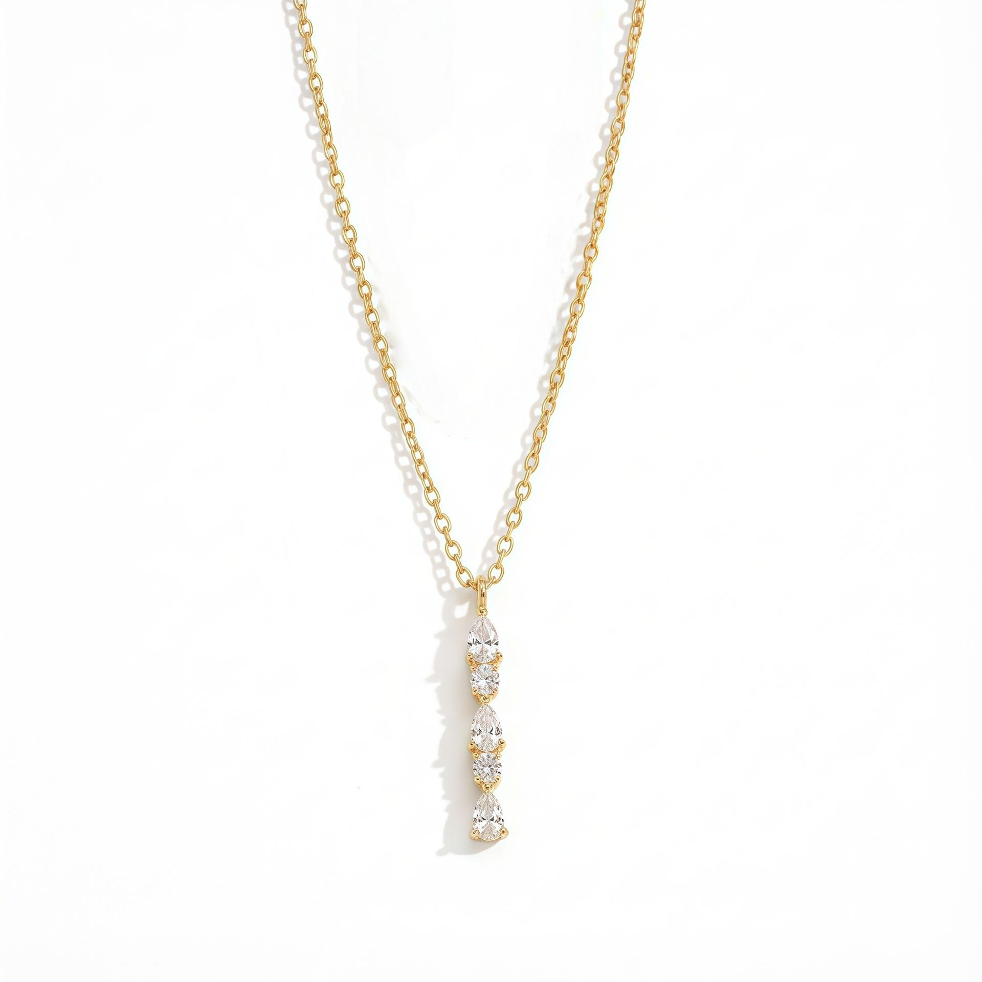 

Fan-Shaped Diamond Pendant Necklace Fashionable Versatile Collarbone Chain Jewelry Holiday Gift For Girlfriend