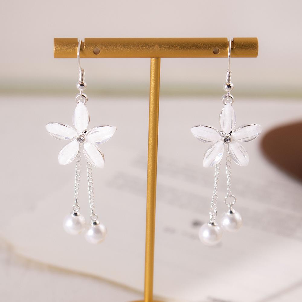 

Корейская версия темпераментного цветка с жемчугом, серьги-крючки для ушей, милые серьги с бахромой, легкая роскошь, высокое чувство стиля, универсальные серьги для женщин