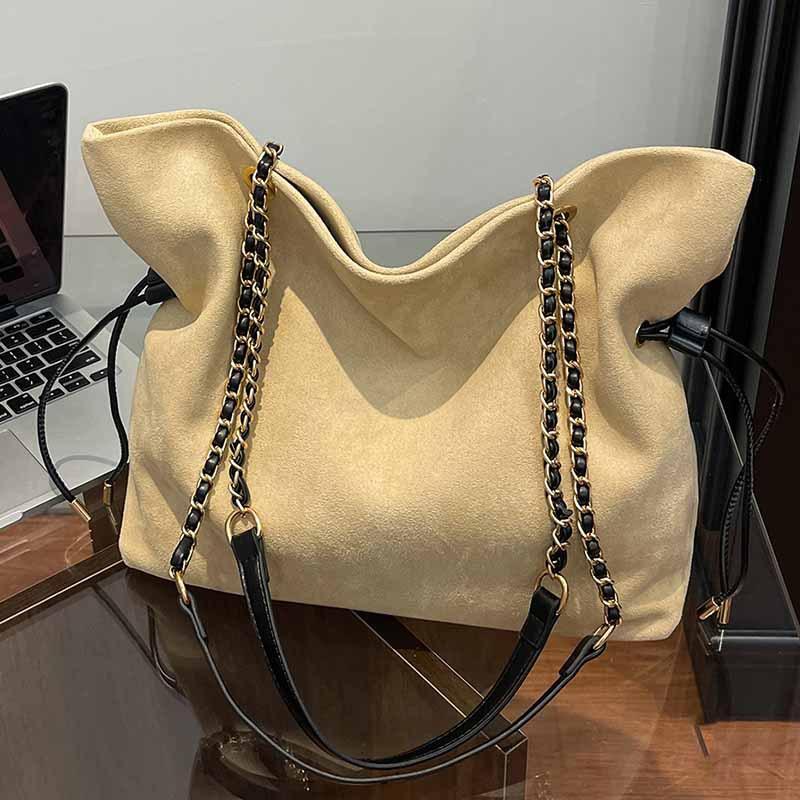 Bag Women's Retro Autumn and Winter Suede Chain Drawstring Tote Bag Trendy Fashion Commuter Bag Simple Crossbody Bag