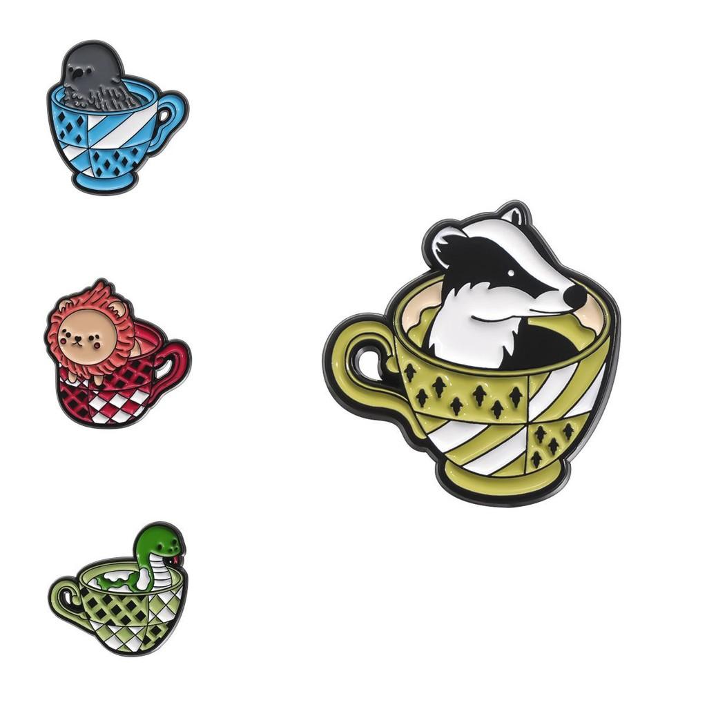 Playful Alloy Brooches Featuring Adorable Cartoon Duck Designs Ideal For Collectors And Fashion Lovers