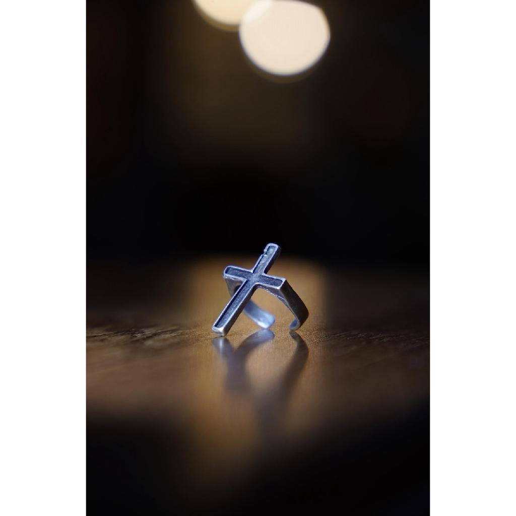 Starožitný obyčejný kříž Starožitný starožitný postříbřený prsten