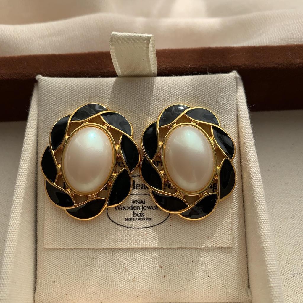 Black And White Contrasting Geometric Pearl Stud Earrings Enamel Drip Glaze Court Retro Noble Light Luxury Atmosphere Earrings Women
