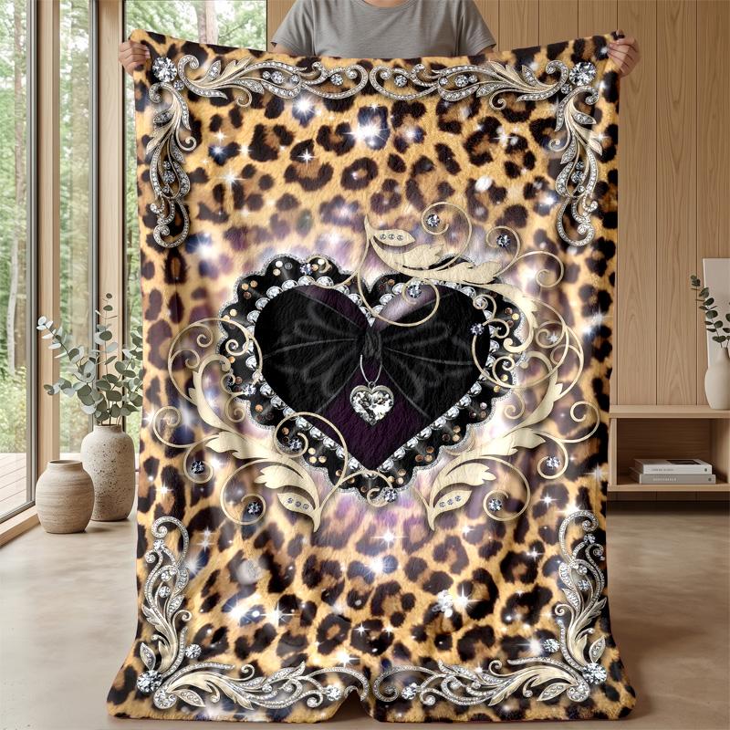 Leopard Heart Luxury Frame 1 Theme blanket Lightweight Warm Flannel Blanket Decorative Throw Blanket for Home Decoration