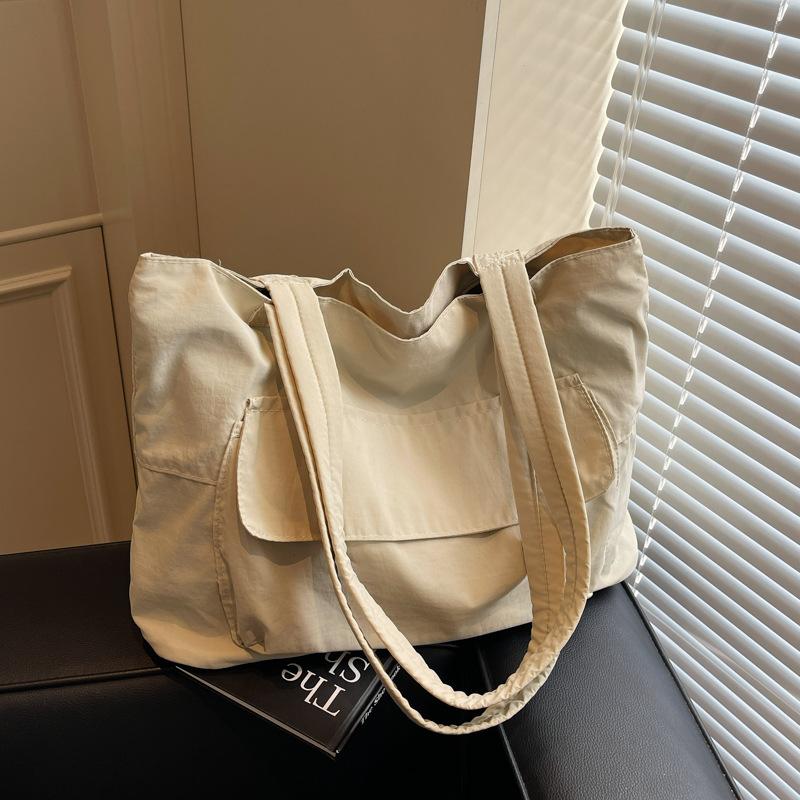 Simple and Lightweight Autumn and Winter Large-capacity Student Class New Tote Bag Women's Solid Color Versatile Casual Commuting Shoulder Bag