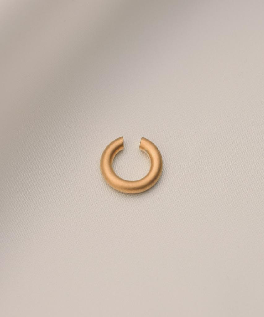 Novice Tokyo Matte Hoop Ear Cuff / Gold
