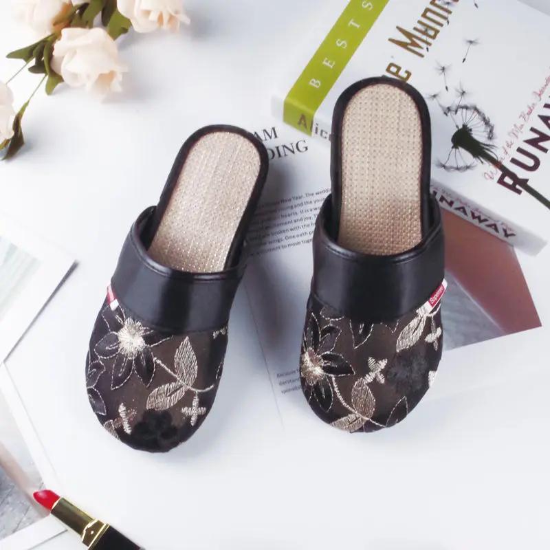 Mode Stickerei Sandalen Außenschuhe für Damen Sommer Frau Hausschuhe Verkauf Lässig Niedriger Preis Hohe Qualität Top Designs 2025 39 Pantoletten