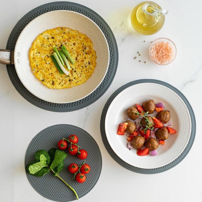 Silicone Heat Resistant Table Mat Round Placemat Non Slip Kitchen Trivet for Hot Pots Cups Dishes Drying Rack