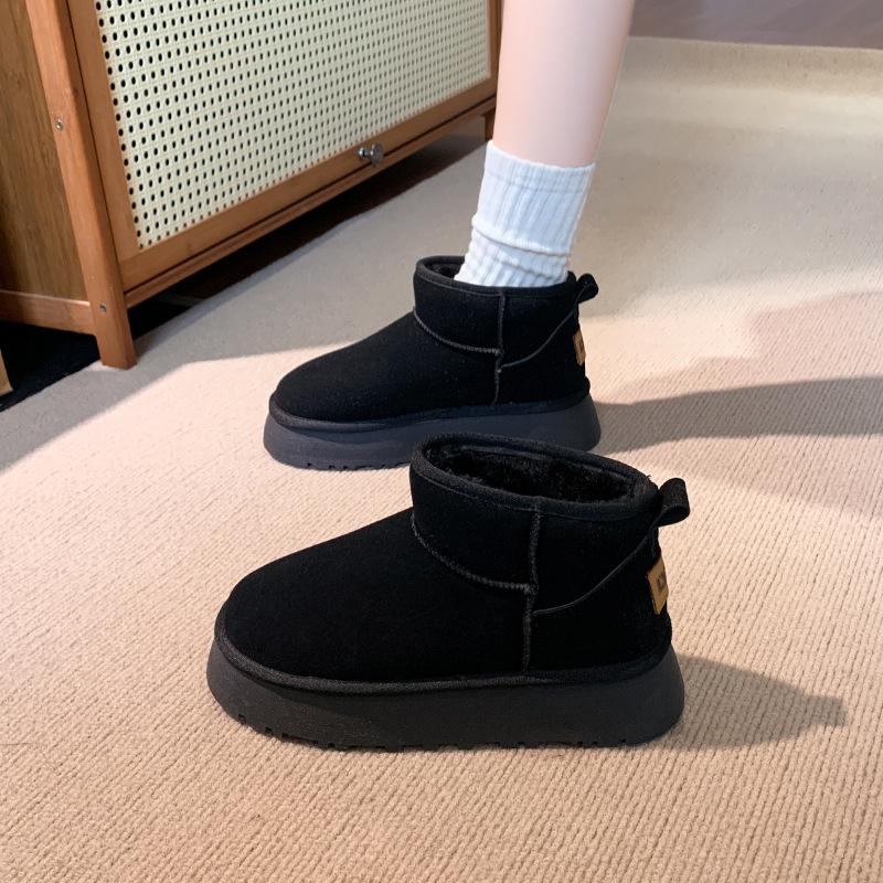 

Fleece thick-soled snow boots women s shoes 2024 winter new ins versatile boots increase height and keep warm thickened cotton boots tide 35