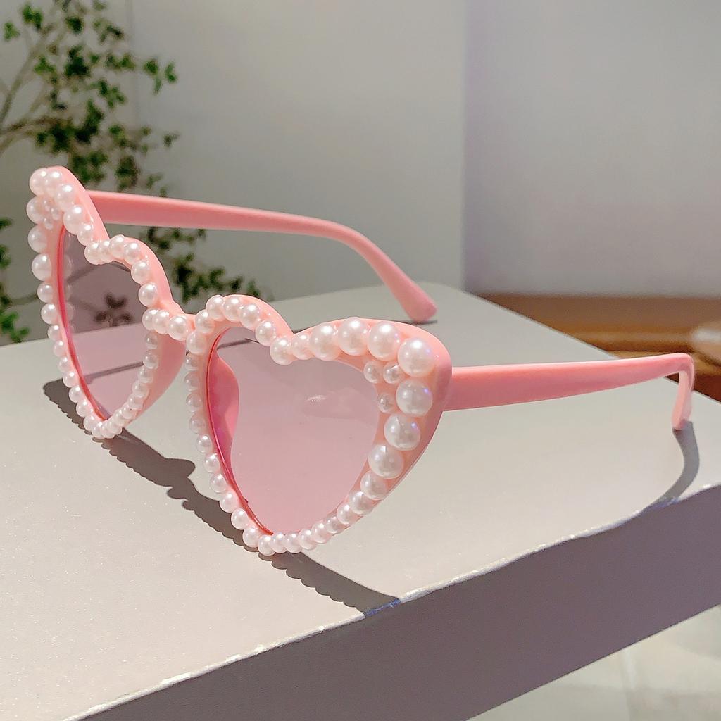 KAMMPT Fashion Heart Design Shades White Pearl Candy Color Decor Sunglasses Stylish Brand Pink Beach Sun Eyeglasses for Women's