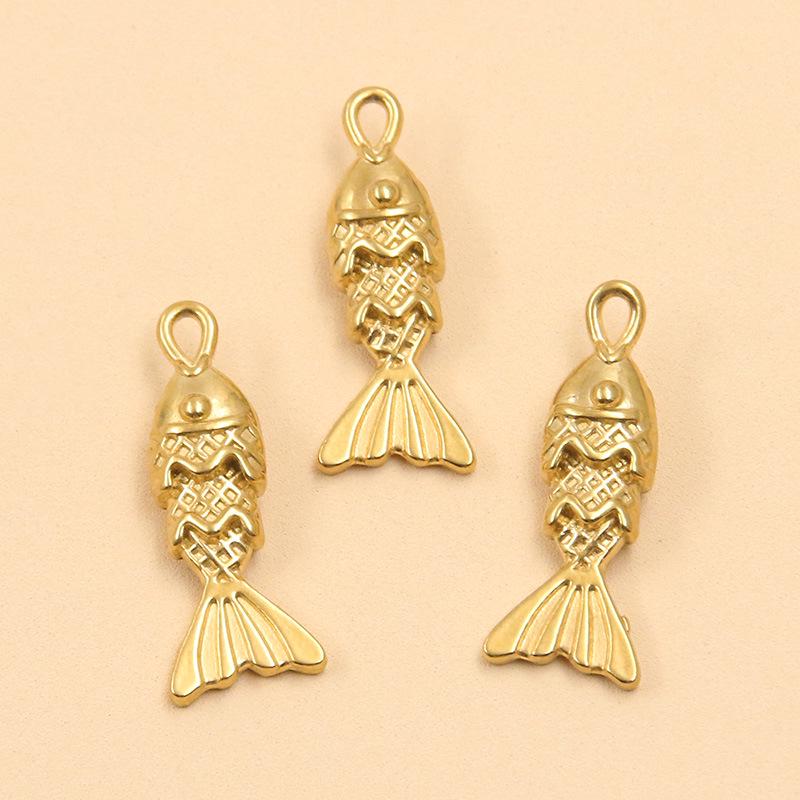 Ciondolo Pesce Rosso Placcato Oro 18k in Acciaio Inossidabile per Bracciale/Collana Fai da Te (Serie Oceano)