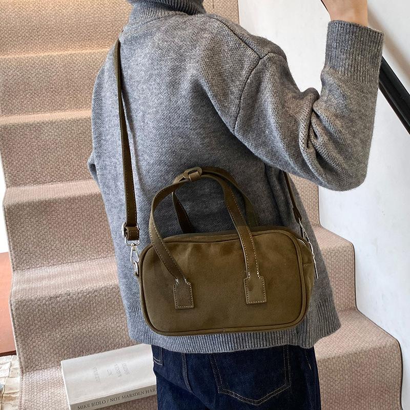 Retro Portable Bowling Bag Women's 2025 New Pillow Bag Large Capacity Simple Shoulder Oblique Span Bag