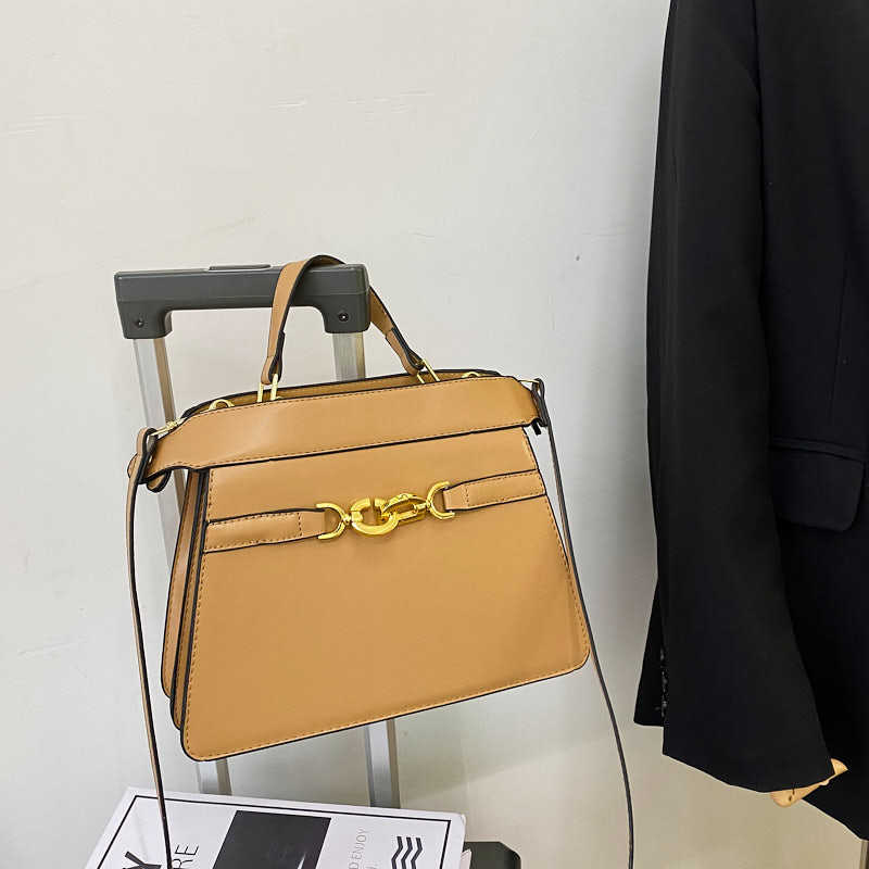 

Новая высококлассная простая сумка-котенок на цепочке в стиле легкой роскоши, портативная, на плечо, женская сумка хаки