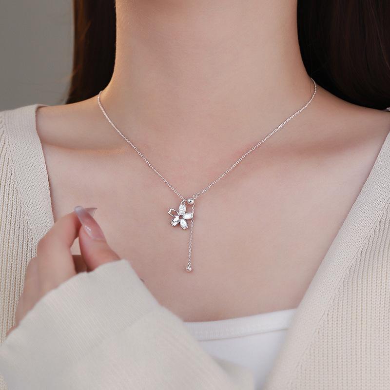 Small Fresh Flower Pulling Necklace, Elegant and Super Immortal Female Student, Versatile Collar Chain