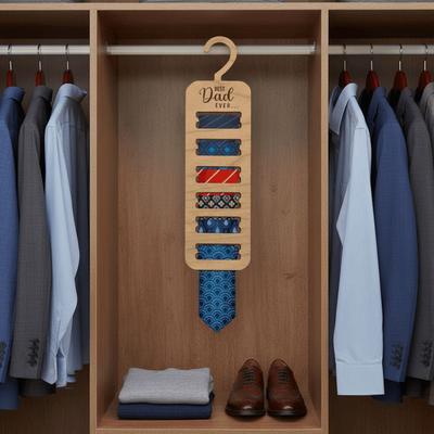 Holzmaterial Holzhandwerk Krawattenständer Handgefertigtes Design Anhängerstil Holzhandwerk Kreative Anhänger