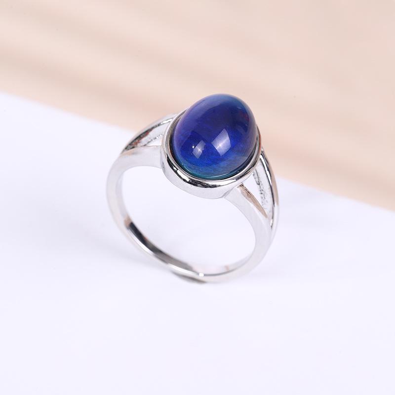 Retro Oval Engagement Ring with Color-Changing Stone