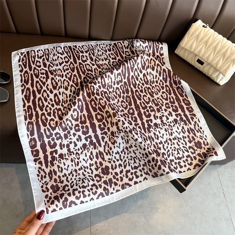Leopard Print Polyester Scarf Women Fashion Sunscreen Neck Scarf