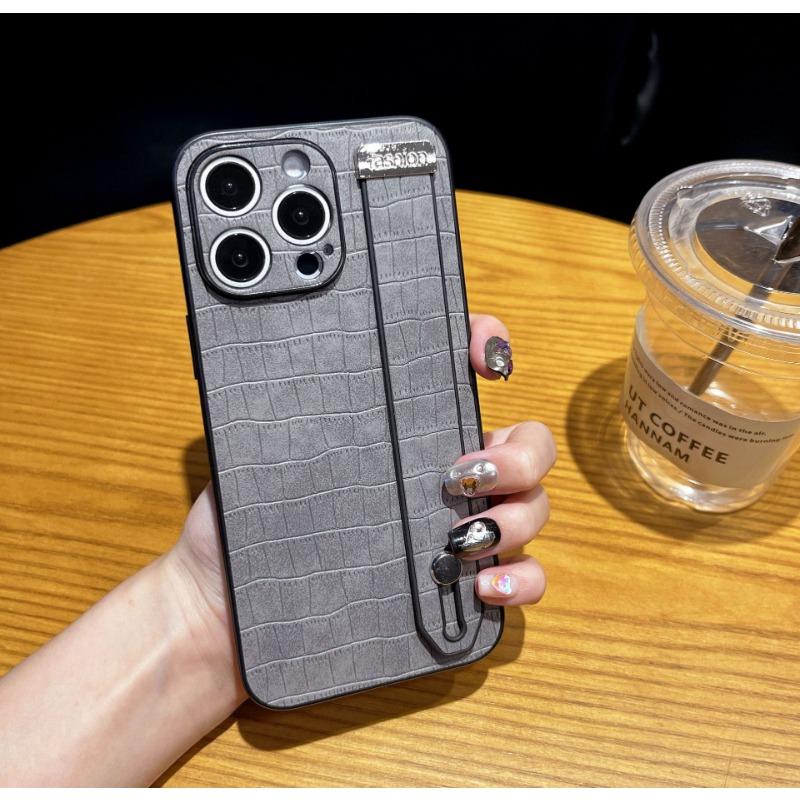 

Простой деловой чехол с узором крокодила, подходит для iPhone15promax, с браслетом, противоударный, модный чехол для мобильного телефона Apple 14 Apple 11