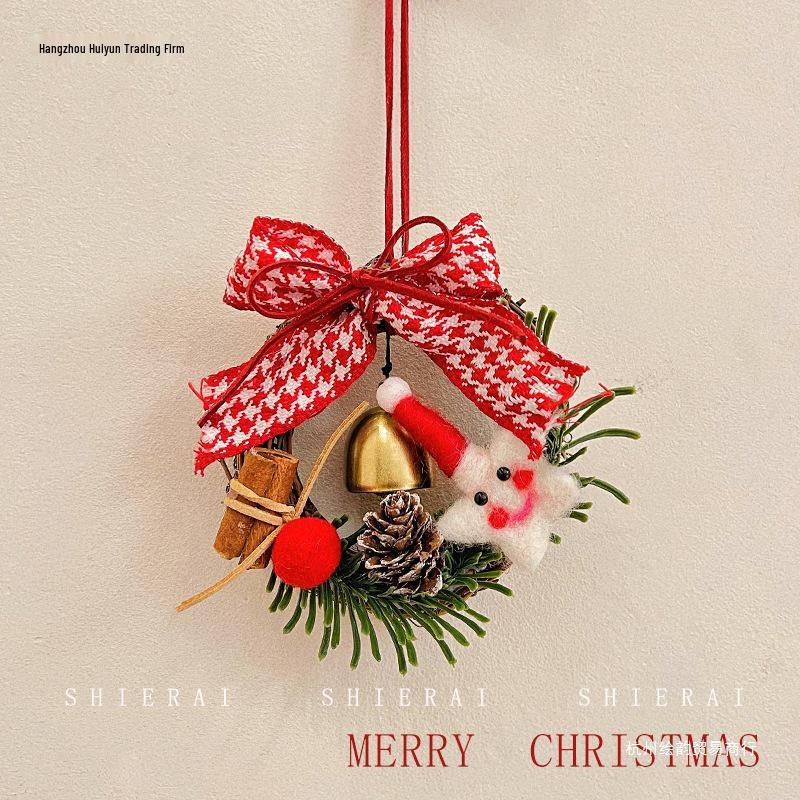 Imitation Noble Mini Christmas Wreath Car Ornament: Festive Window Display Pendant