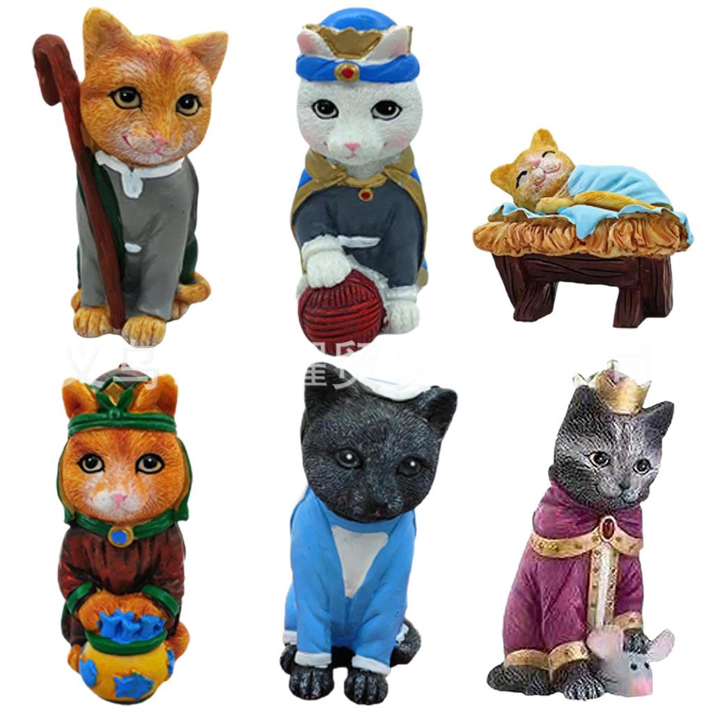 Festive Royal Kitten Family Resin Sculpture – Creative Christmas Ornament