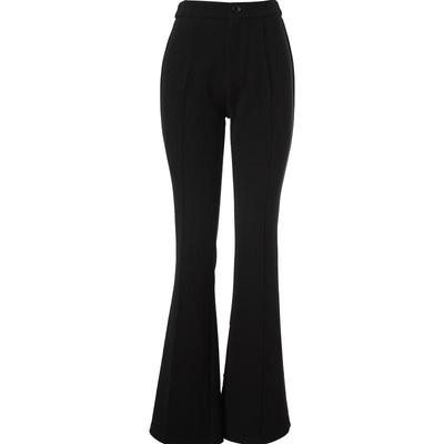 Partea inferioară (Îmbrăcăminte damă) – Capri și pantaloni