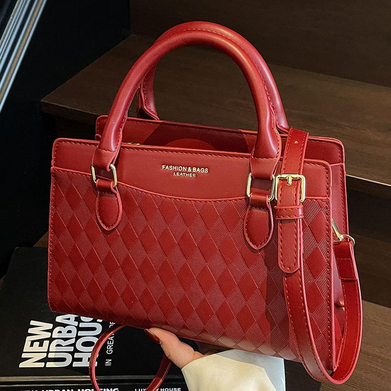Korean version of high-value fashionable red bag women's 2025 autumn handbag bridal bag festive atmosphere simple bag