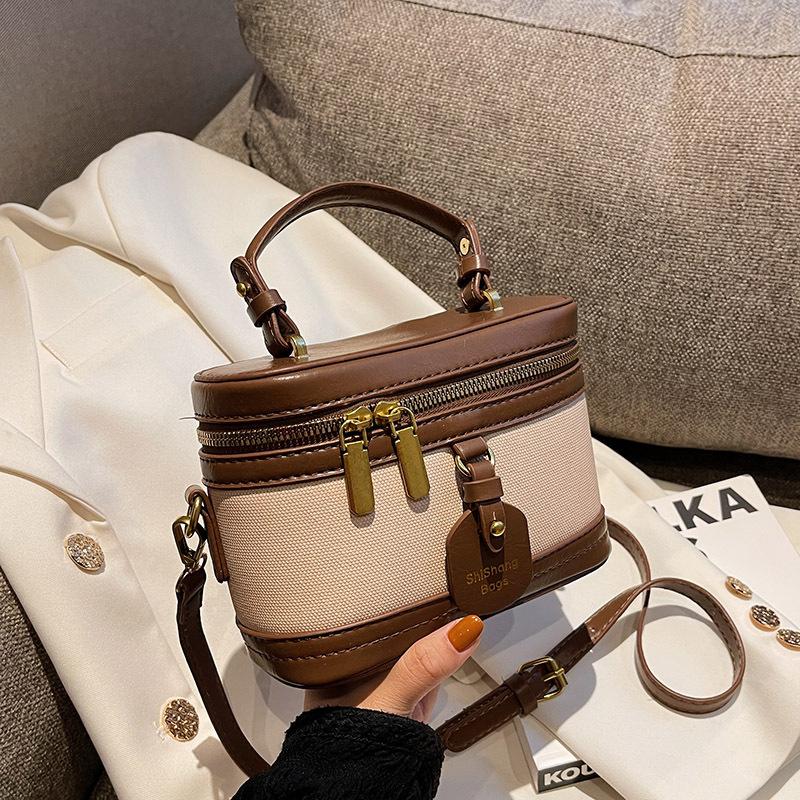 Autumn and Winter New High-end Niche Design Box Bag Hand Bag Shoulder Messenger Bag Retro Bucket Bag Women