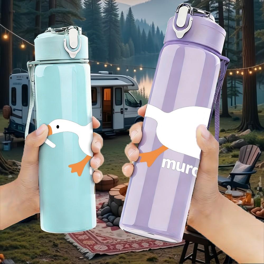 1PC Simple White Goose Cartoon 750ml Color Plastic Sports Water Bottle Leakproof Flip Straw Lid Suitable for Sports Office Home Use