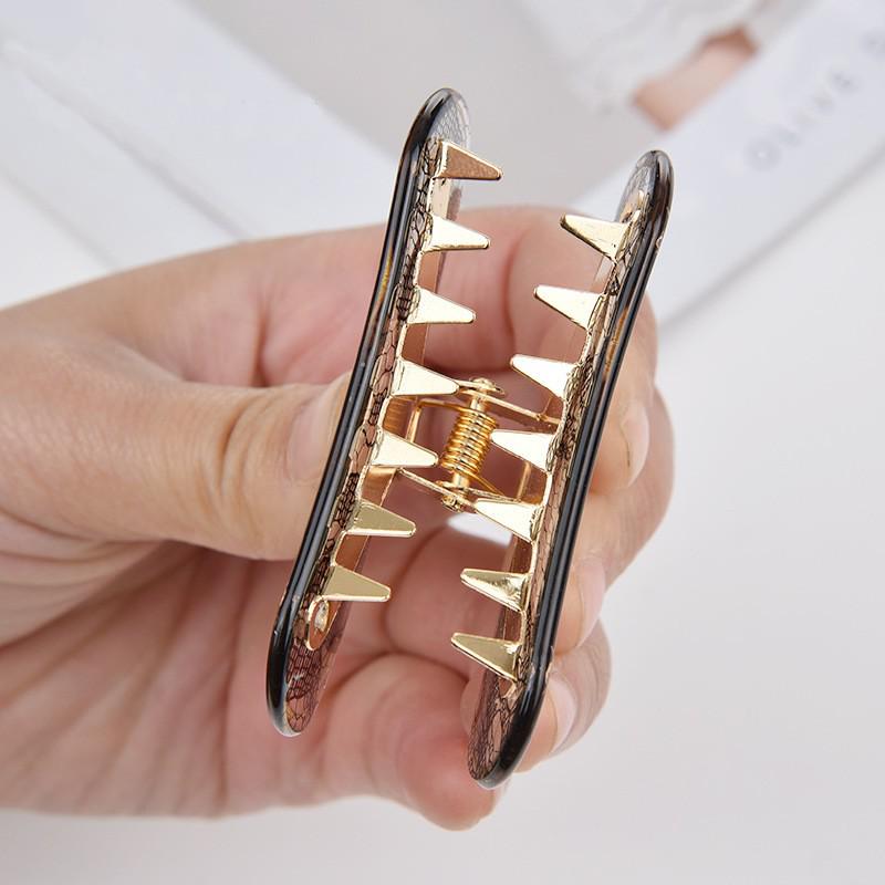 YHJ Medium Transparent Acrylic Lace Hair Claw Clip - Japan